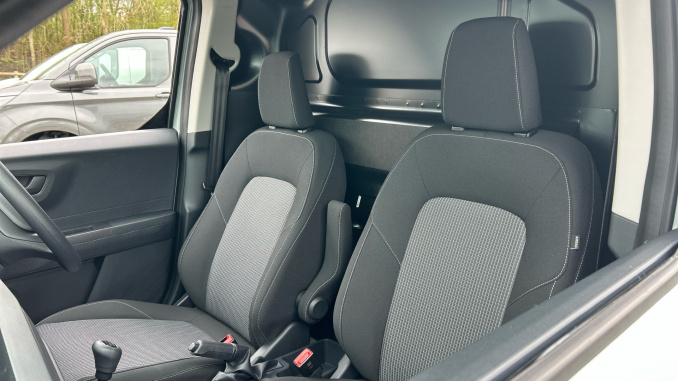 Ford Transit Courier Diesel 1.5 EcoBlue Trend Van - Image 31